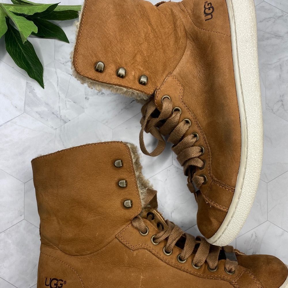 UGG Chestnut Brown Lace-Up Winter Boots